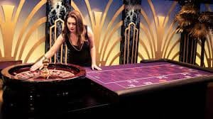 New slot game interface on kingkong4d slot showing payout table and play buttons